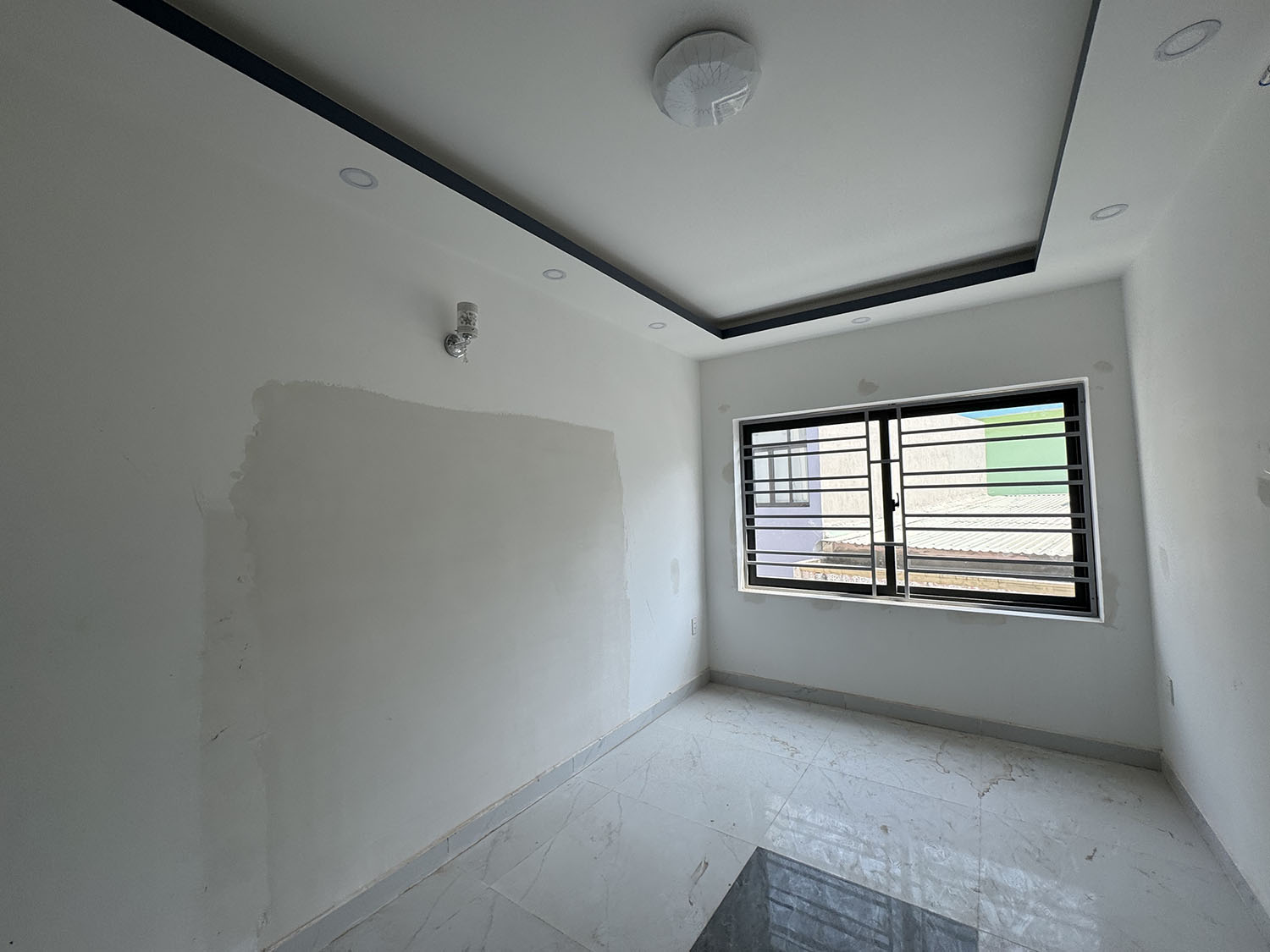 Chính thức mở bán biệt thự mini 3 lầu HXH VF5 khu cao cấp Hoàng Diệu - Trước nhà có sân đỗ ôtô